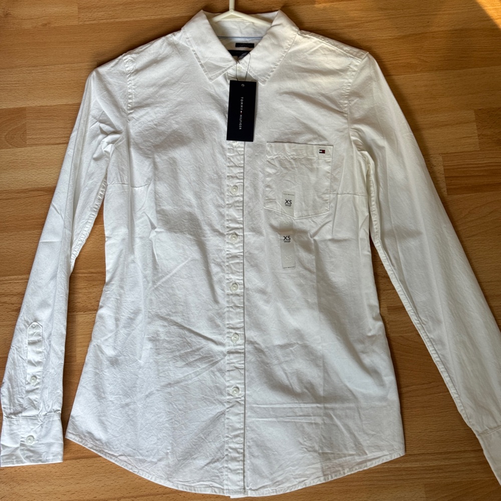NWT Tommy Hilfiger White Lightweight Cotton Dress Shirt